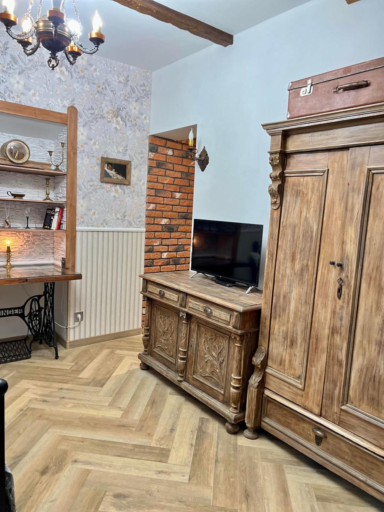 Antique In Appartamento